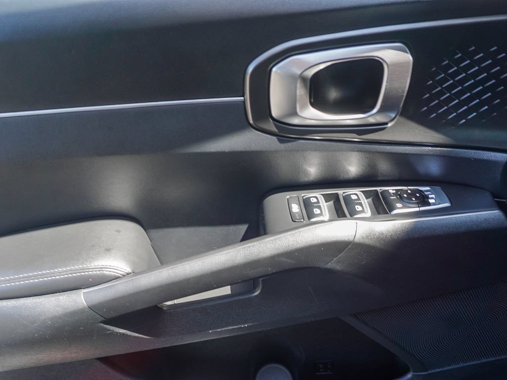 Certified 2025 Kia Sorento EX FWD image 19