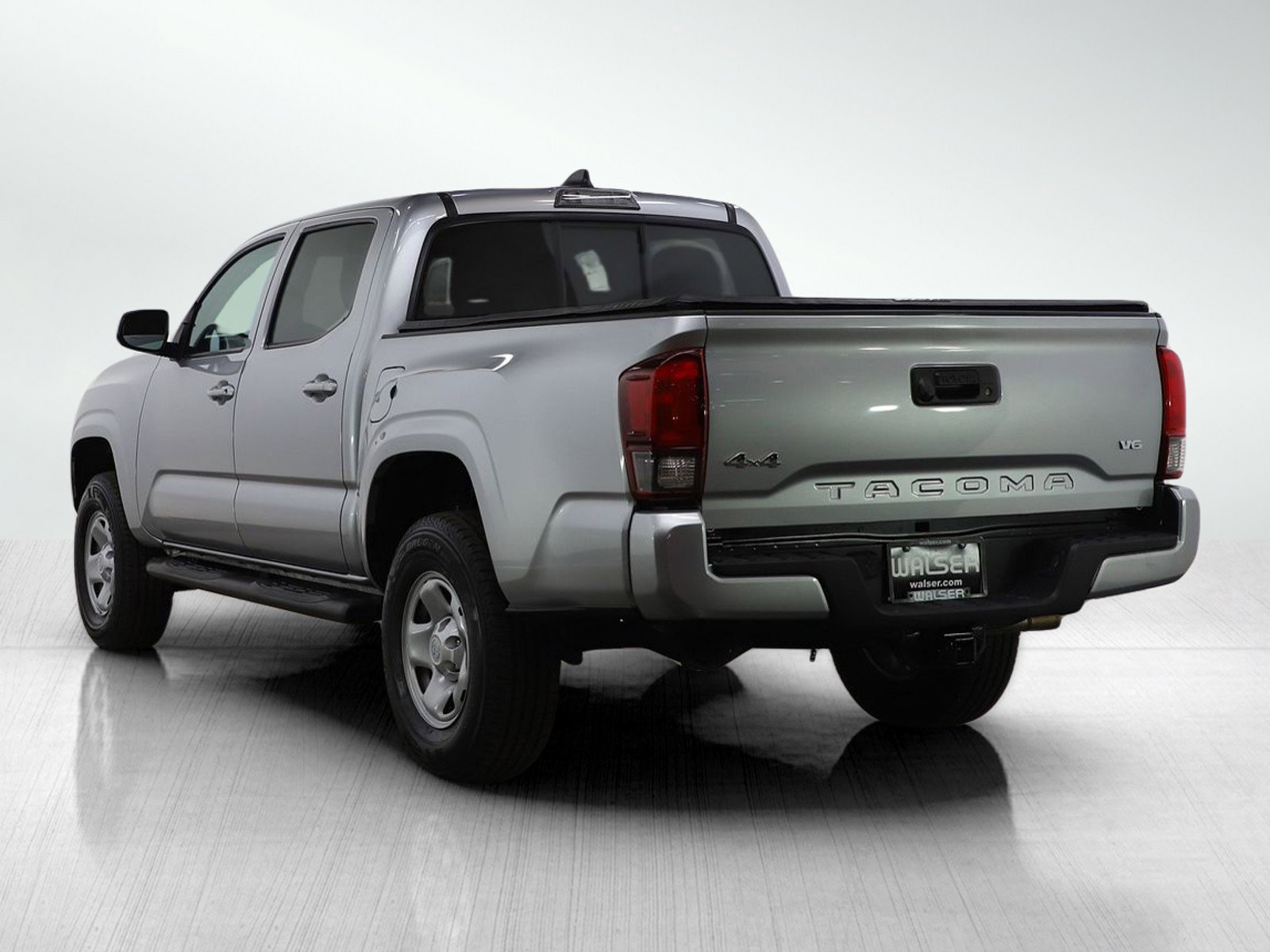 Used 2022 Toyota Tacoma SR image 4