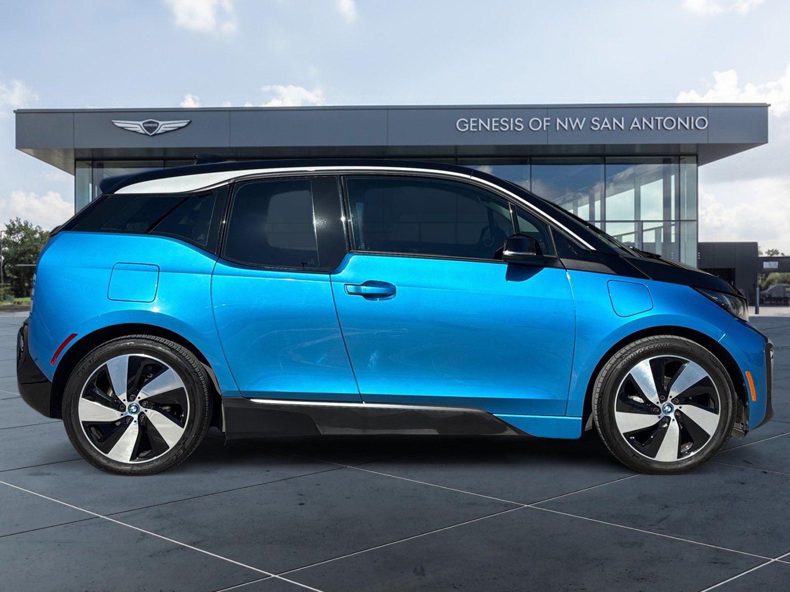 Used 2018 BMW i3 image 6