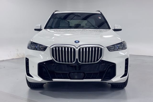 Used 2025 BMW X5 xDrive50e w/ M Sport Package image 9