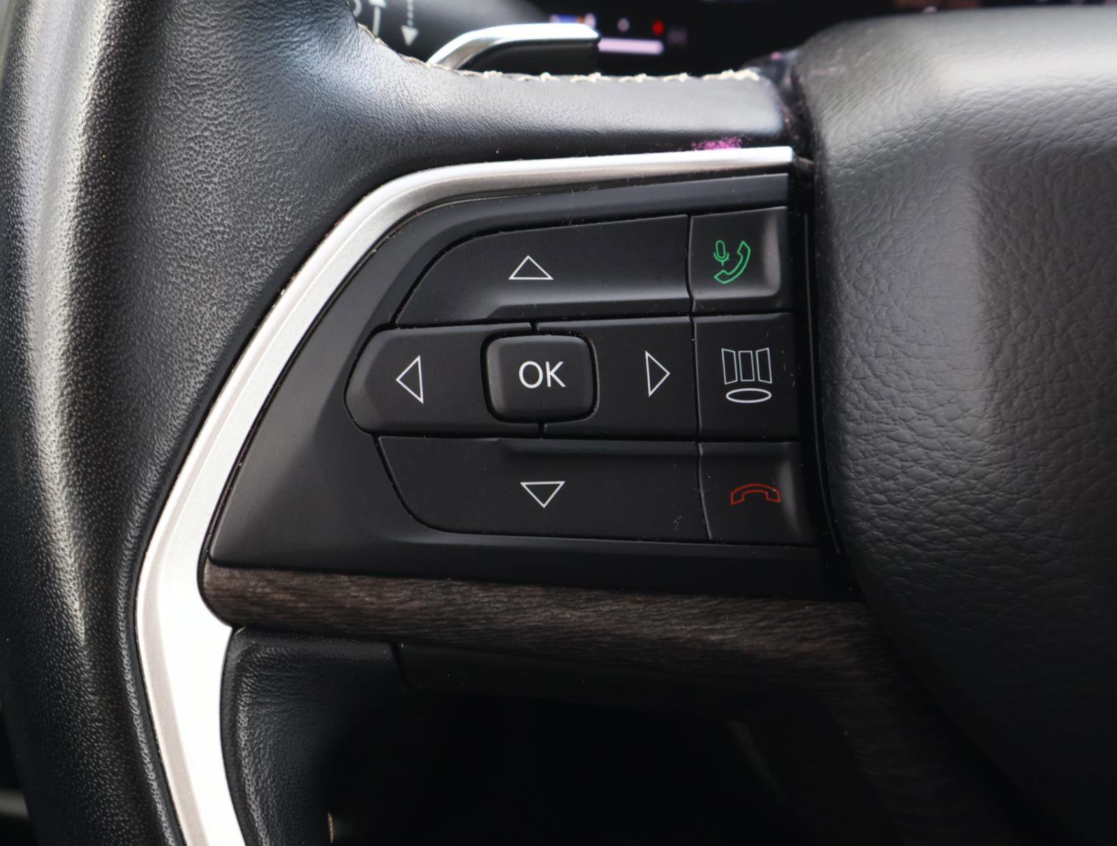 Used 2021 Jeep Grand Cherokee L Limited image 23