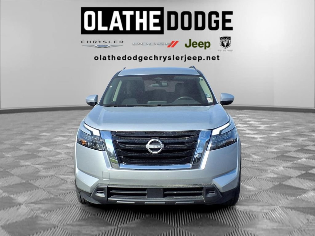 Used 2025 Nissan Pathfinder SV image 33