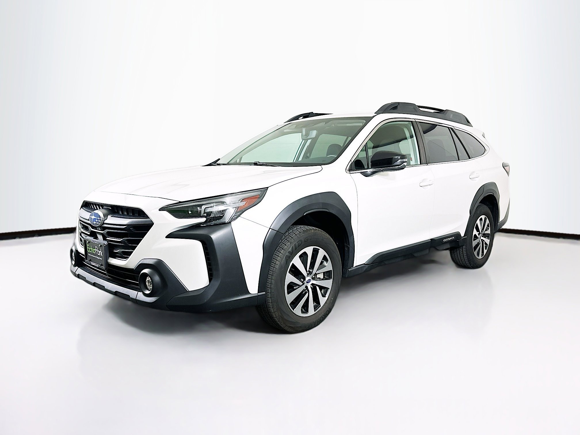 Used 2023 Subaru Outback Premium image 3