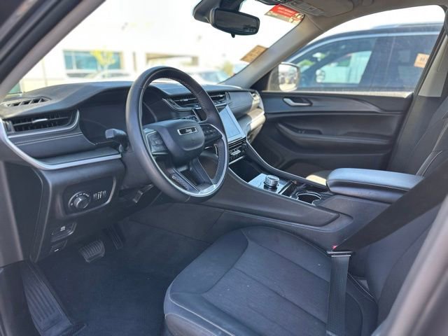 Used 2023 Jeep Grand Cherokee L Laredo image 8
