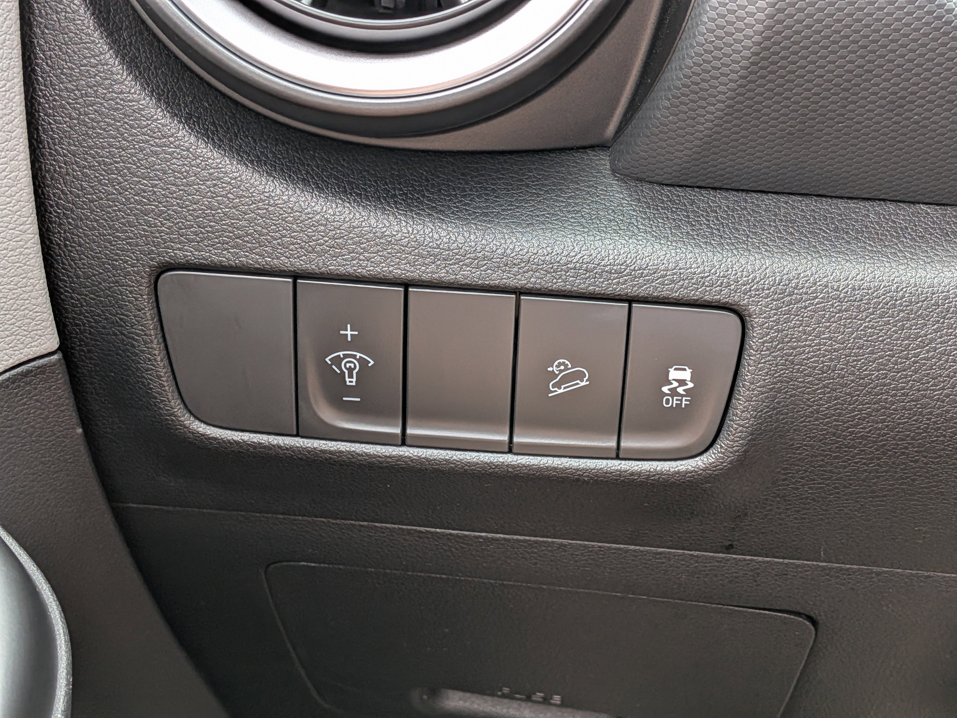 Used 2023 Hyundai Kona SEL FWD image 24