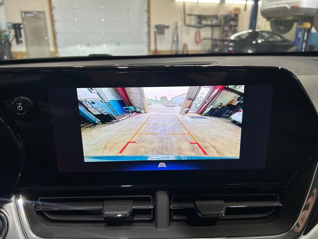 New 2026 Chevrolet Trax LT w/ Sunroof Package FWD image 28