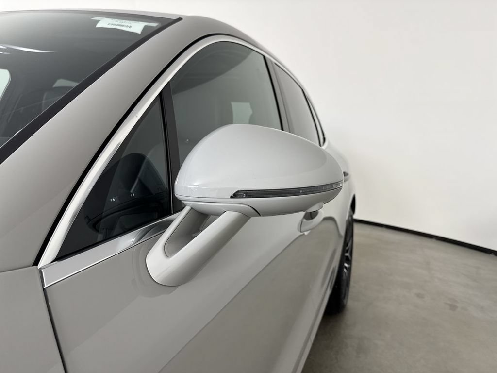 Certified 2025 Porsche Macan S AWD/4WD image 12