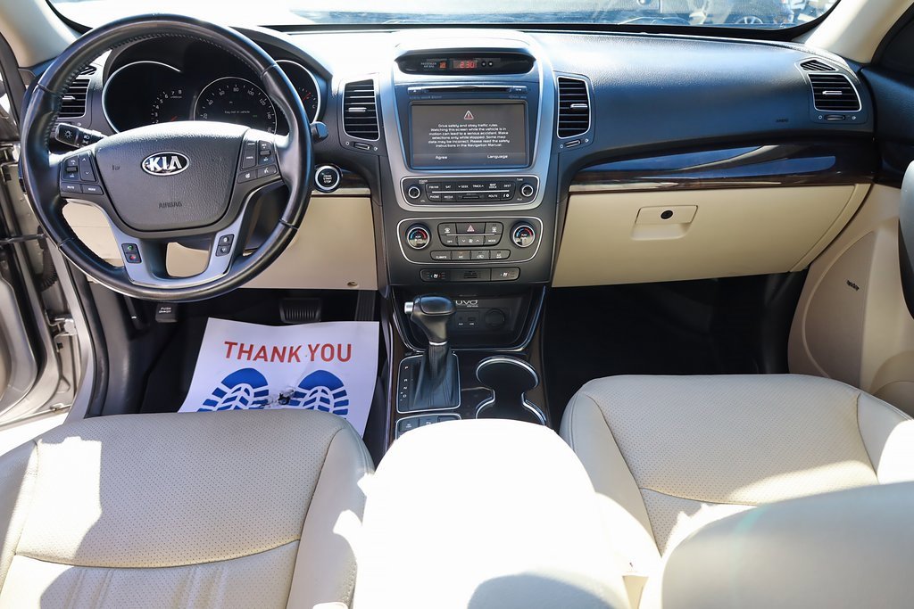 Used 2015 Kia Sorento EX w/ EX V6 Touring Package image 19