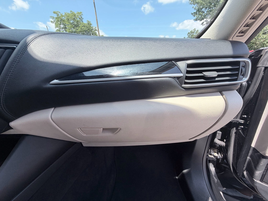 Used 2018 Maserati Levante AWD/4WD image 21