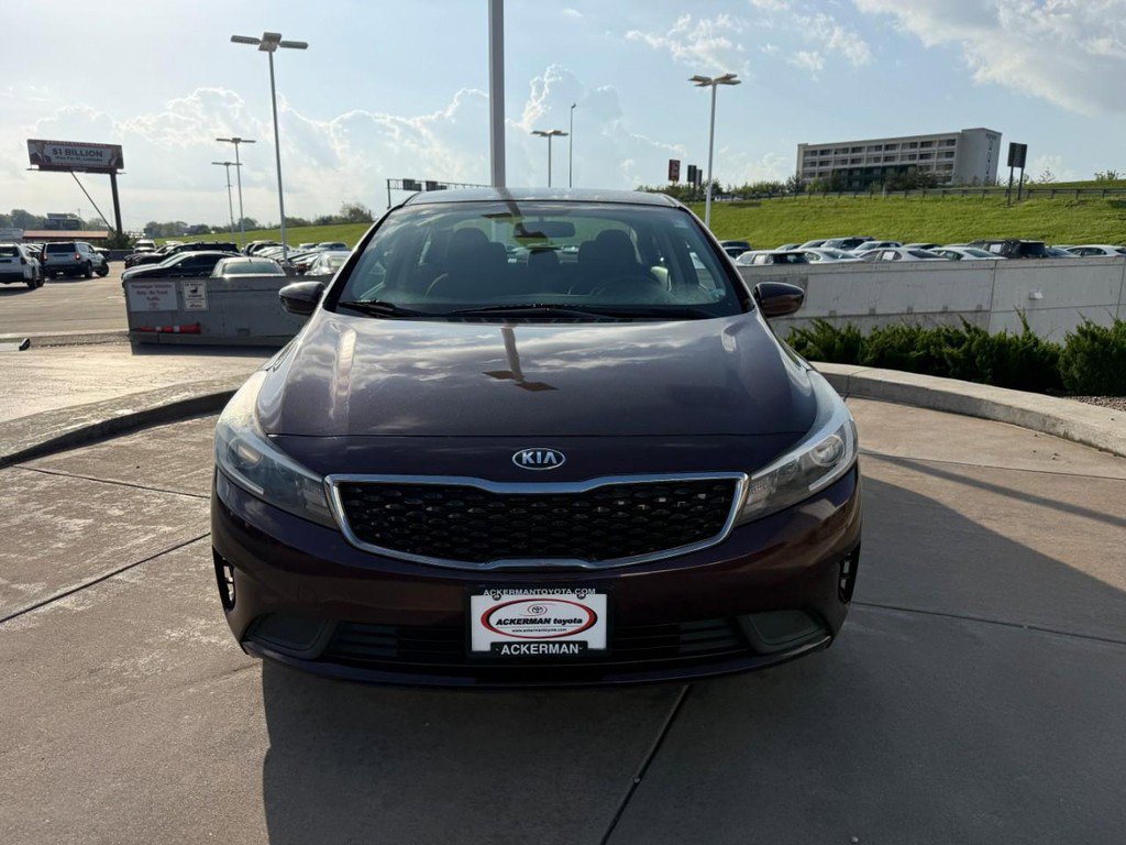 Used 2017 Kia Forte LX image 11