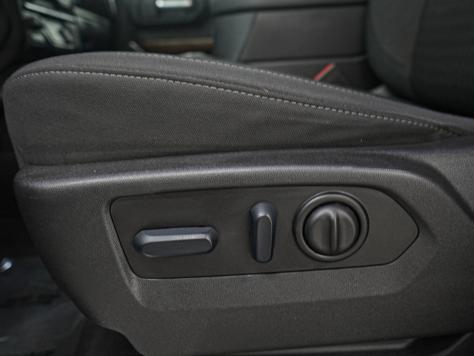 Used 2023 GMC Sierra 2500 SLE w/ SLE Convenience Package image 23