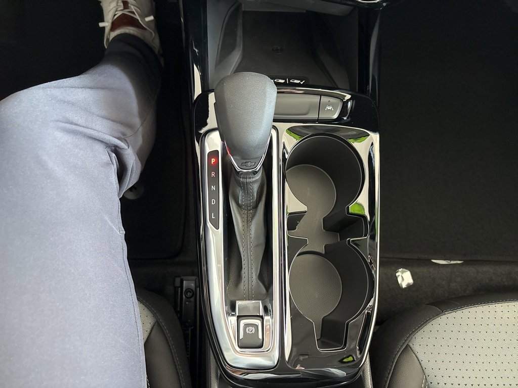 New 2025 Chevrolet Trax LT w/ Sunroof Package image 18