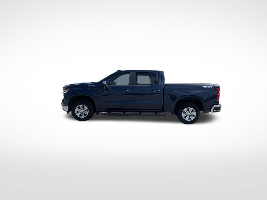 Used 2022 Chevrolet Silverado 1500 LT AWD/4WD image 2