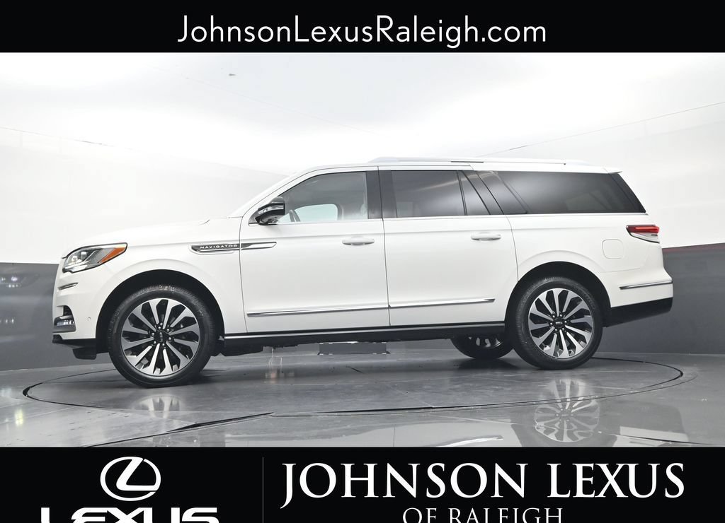 Used 2023 Lincoln Navigator L Reserve AWD/4WD image 24