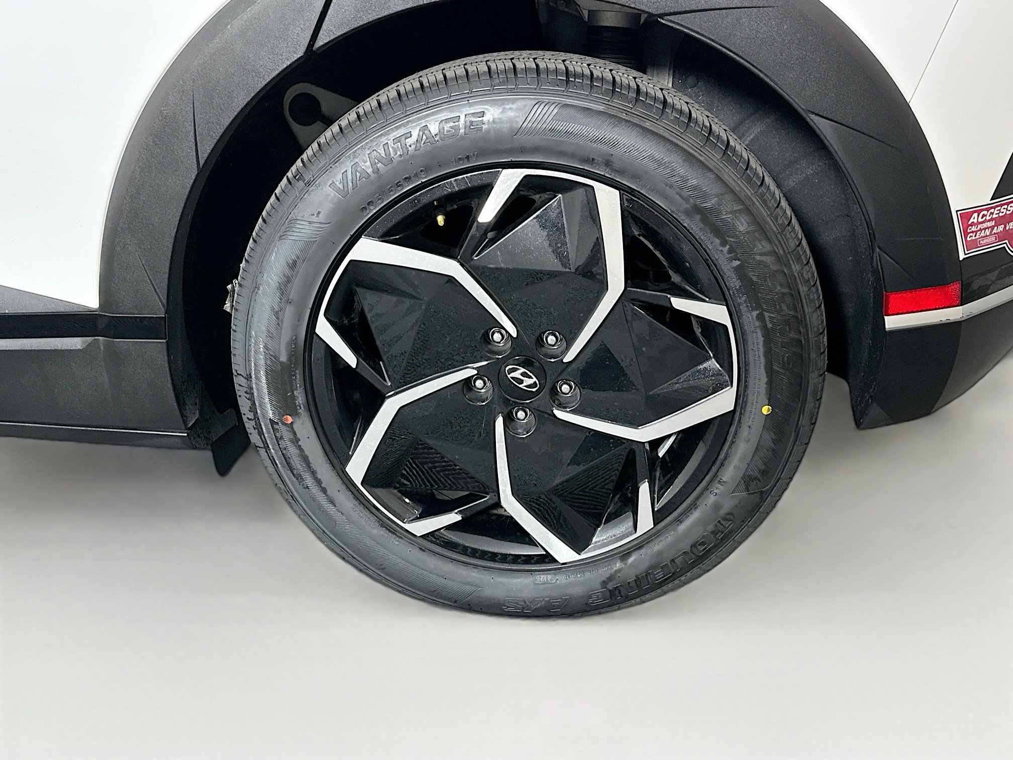Used 2024 Hyundai Ioniq 5 SEL RWD image 11