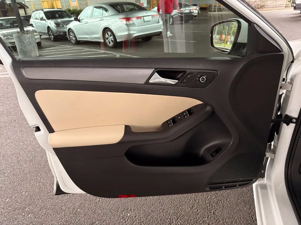 Used 2014 Volkswagen Jetta TDI FWD image 21
