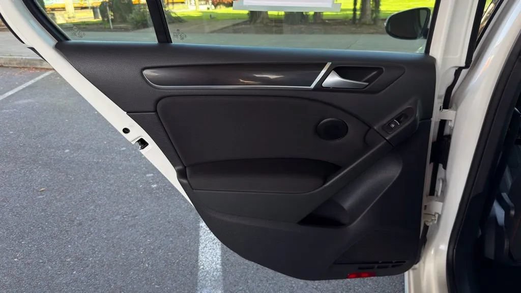 Used 2011 Volkswagen GTI 4-Door FWD image 26
