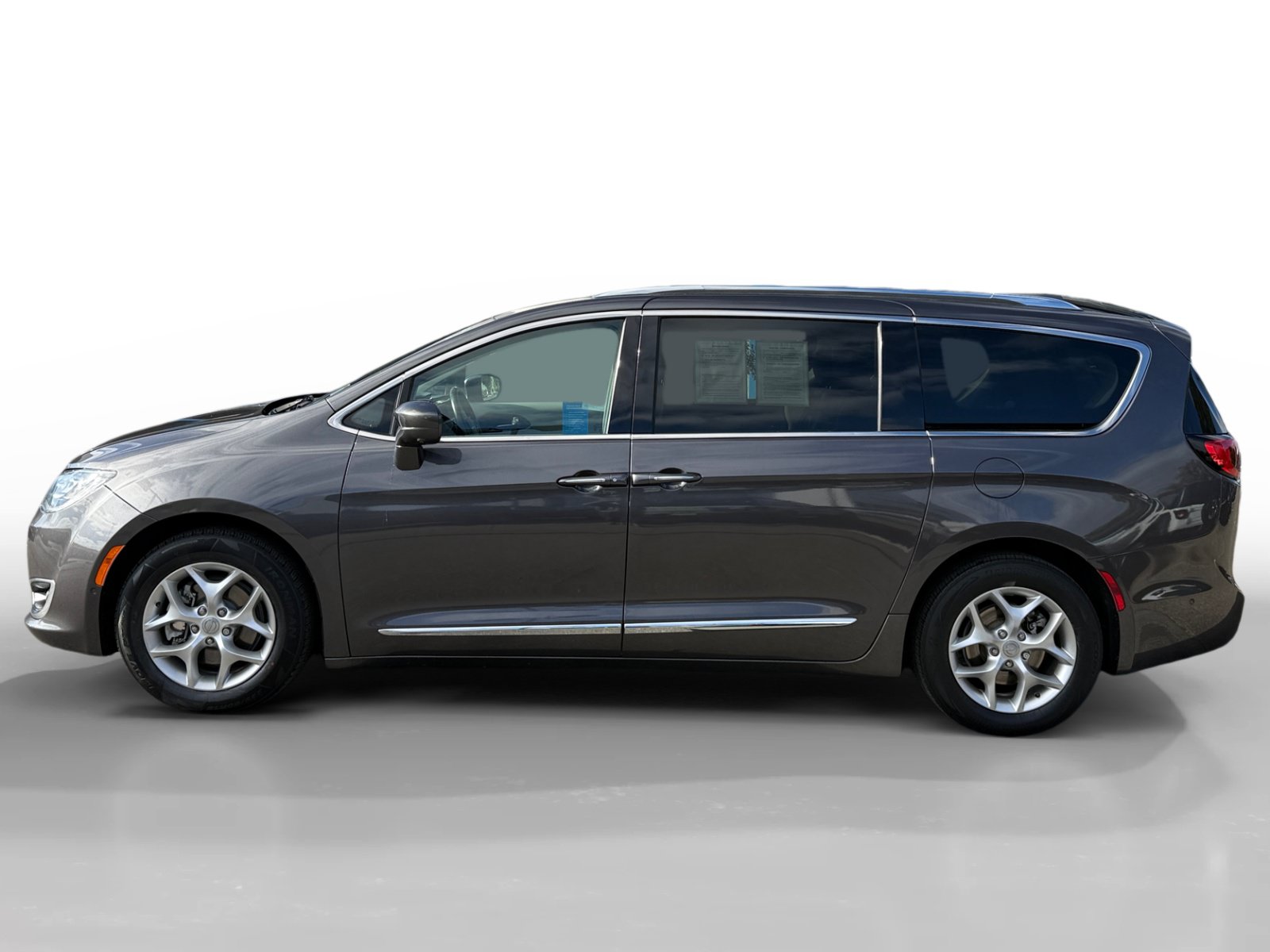 Used 2019 Chrysler Pacifica Touring-L Plus w/ Advanced Safetytec Group FWD image 2