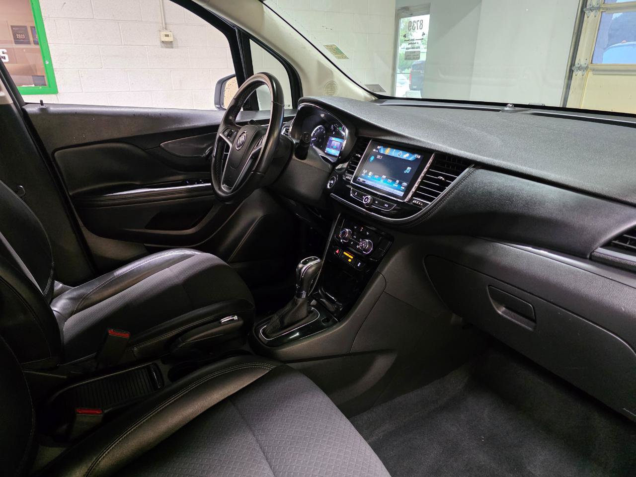 Used 2020 Buick Encore Preferred AWD/4WD image 25