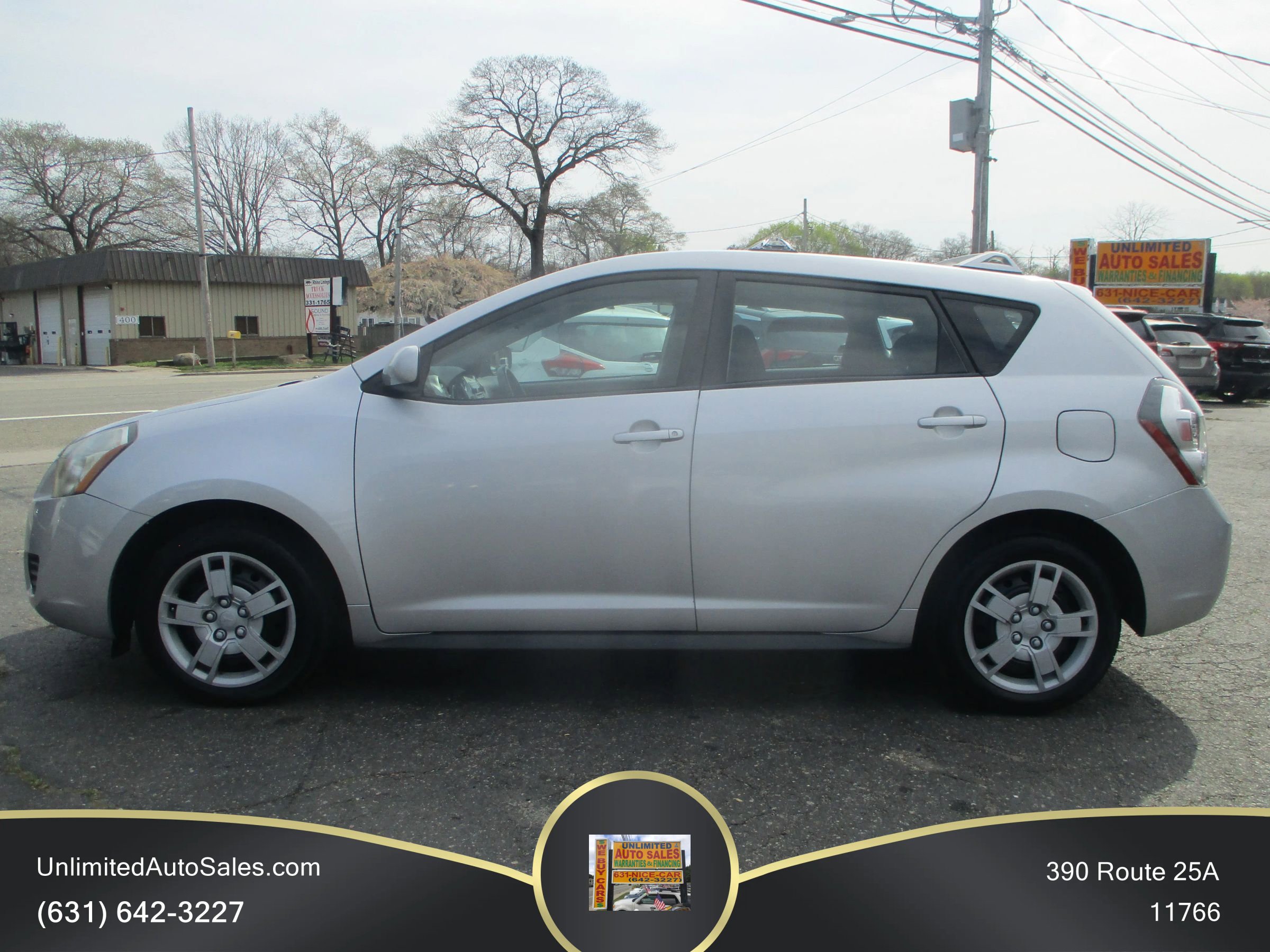 Used 2009 Pontiac Vibe AWD w/ Sun And Sound Package image 3