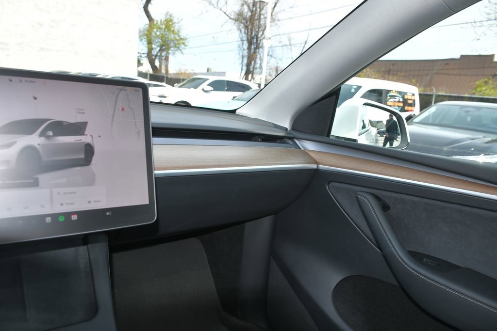 Used 2023 Tesla Model Y Performance AWD/4WD image 33