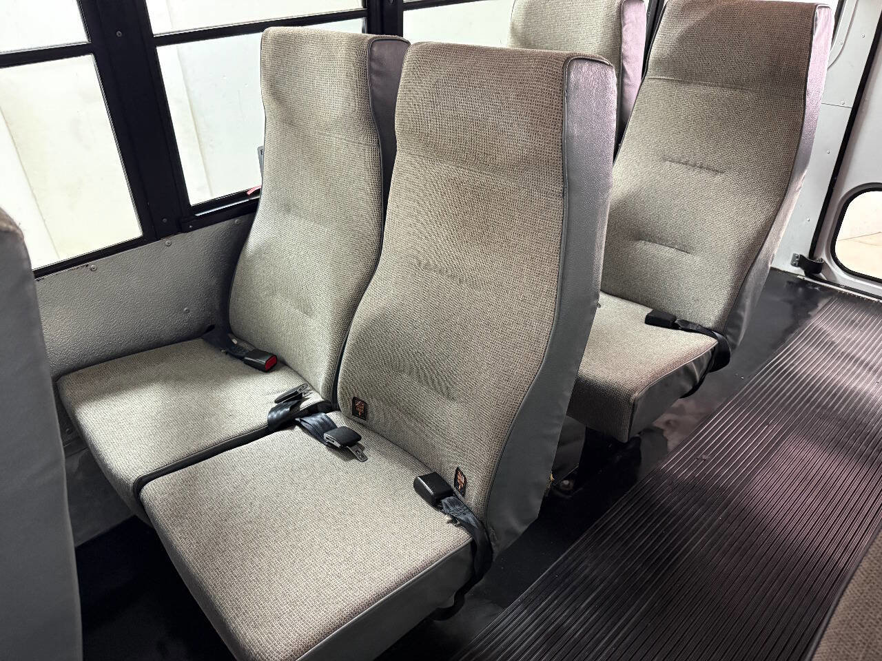 Used 2004 Chevrolet Express 3500 3500 2dr Commercial/Cutaway/Ch w/ School Bus Package image 42