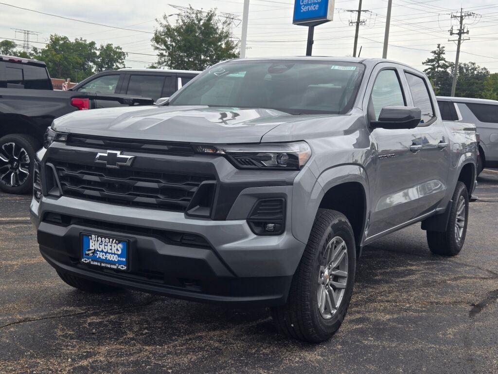 New 2026 Chevrolet Colorado LT w/ LT Convenience Package AWD/4WD image 3