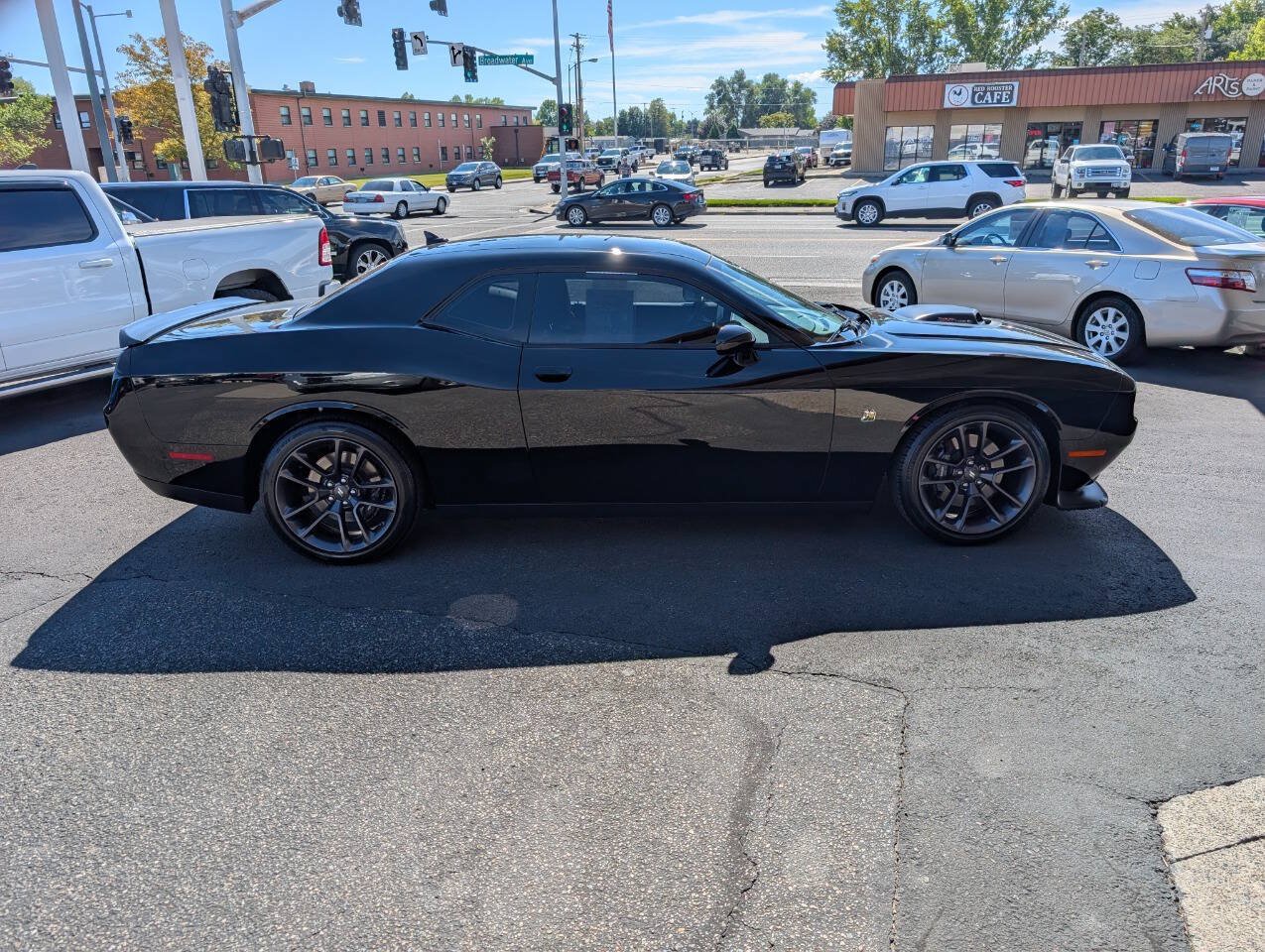 Used 2022 Dodge Challenger R/T Scat Pack w/ Shaker Package RWD image 8