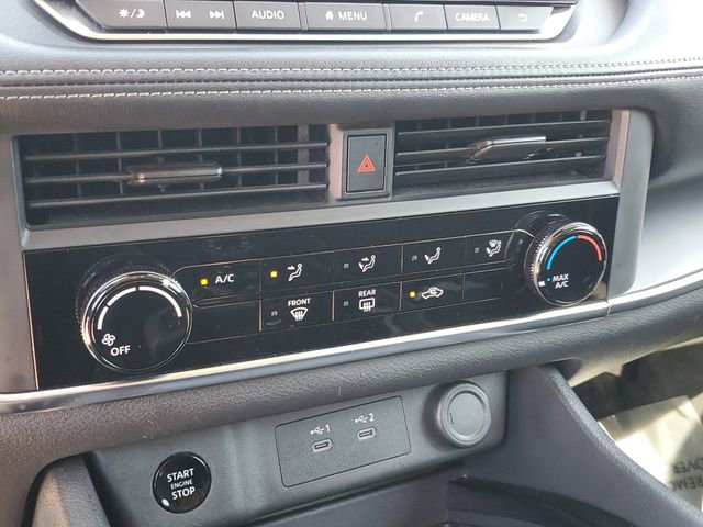 Used 2024 Nissan Rogue S image 25