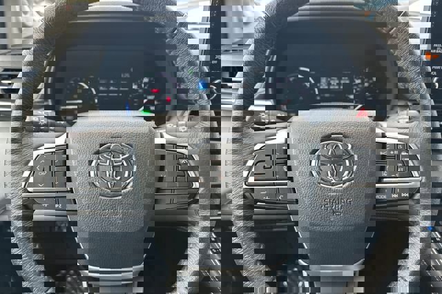 Used 2025 Toyota Sienna XLE w/ XLE Plus Package image 27