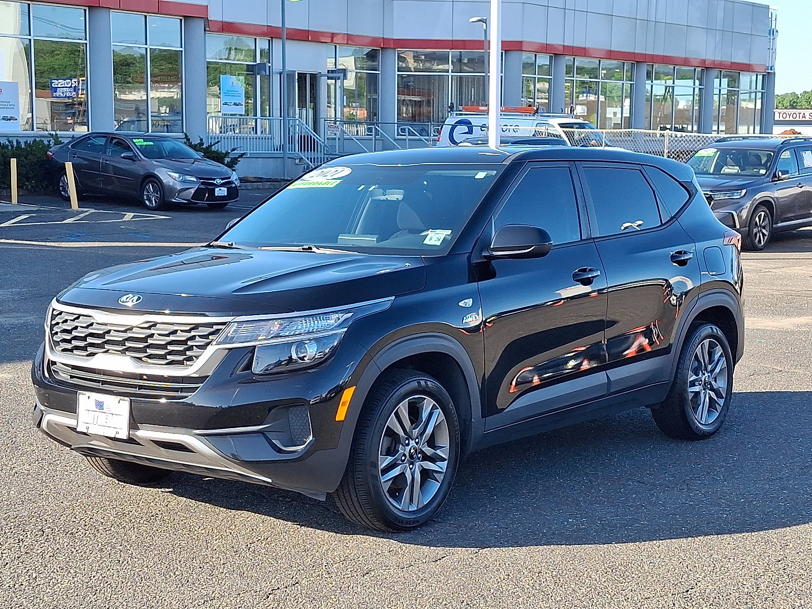Used 2021 Kia Seltos LX AWD/4WD image 3