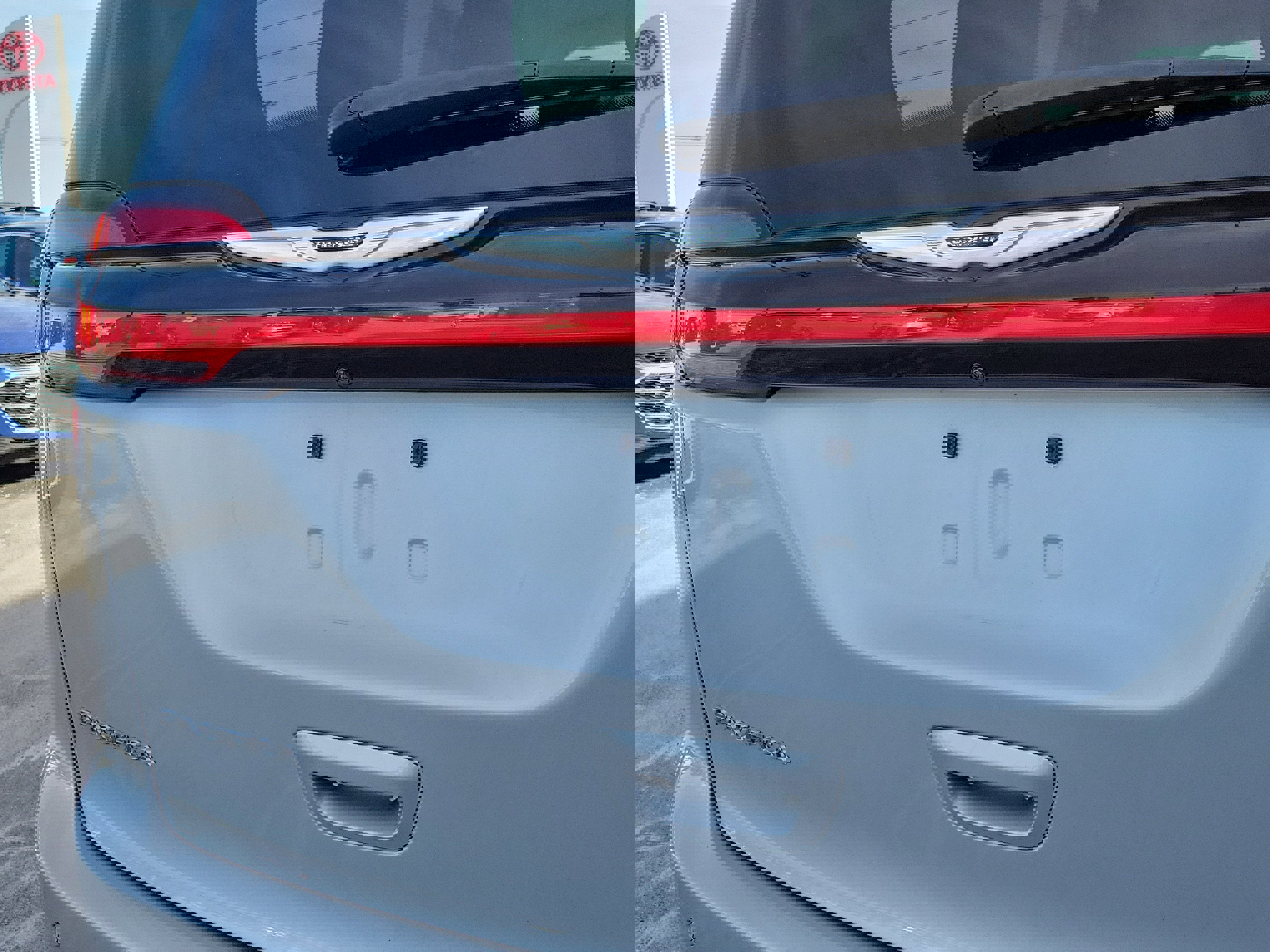 Used 2024 Chrysler Pacifica Touring-L image 7