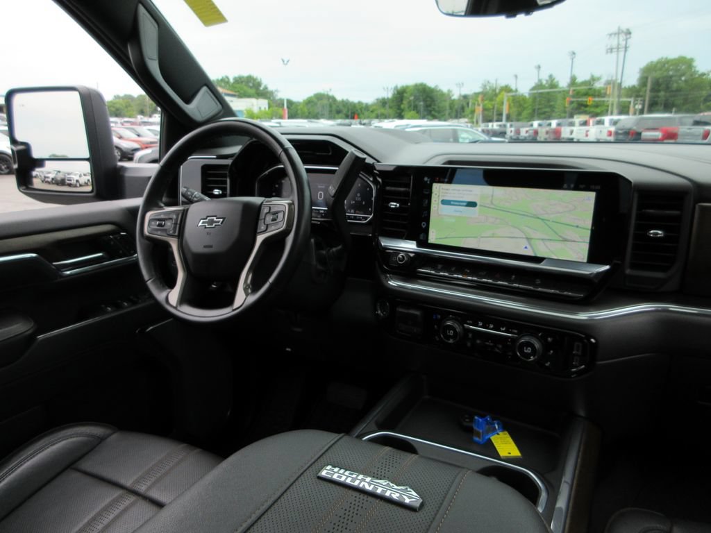 Used 2024 Chevrolet Silverado 2500 High Country w/ High Country Premium Package AWD/4WD image 27