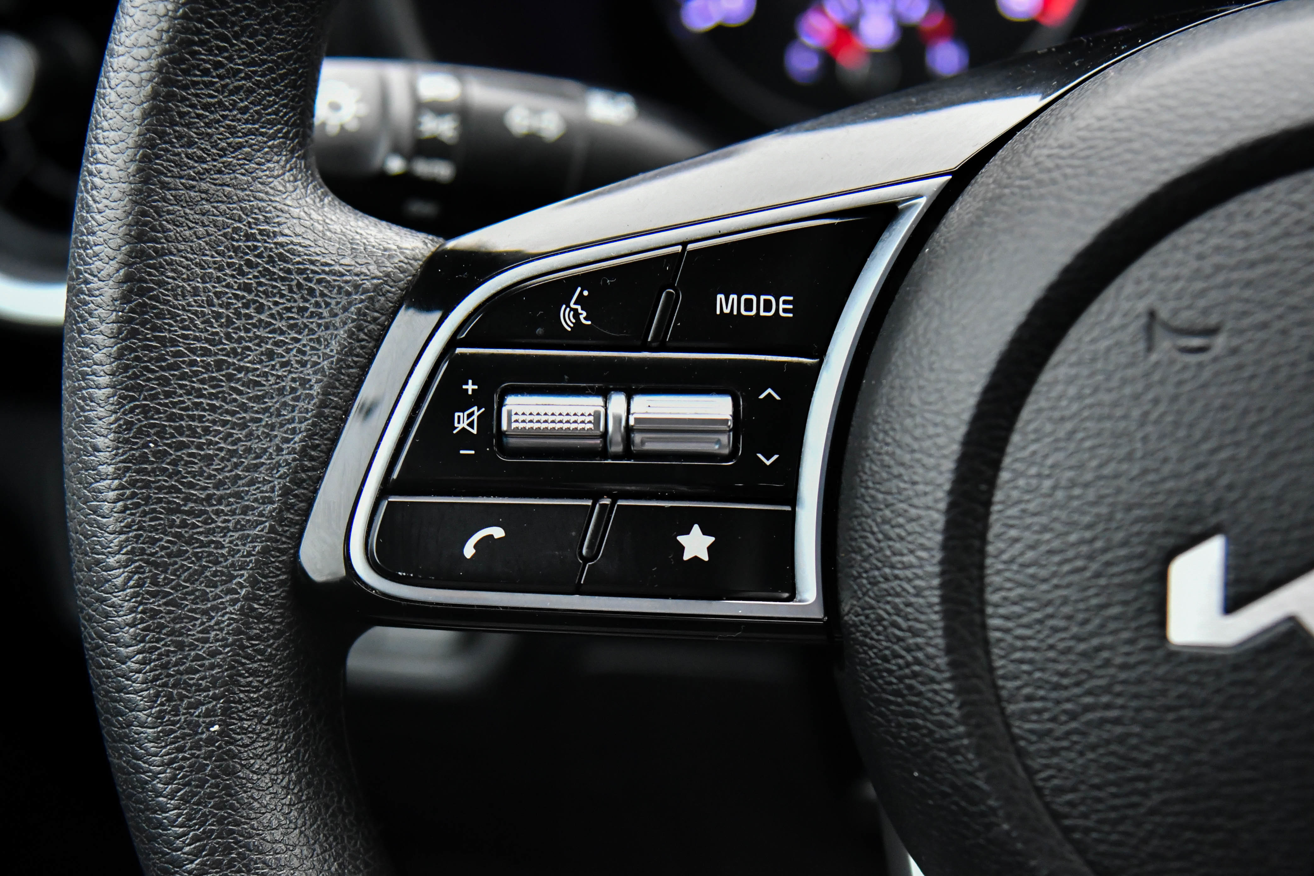 Used 2023 Kia Forte LXS image 25