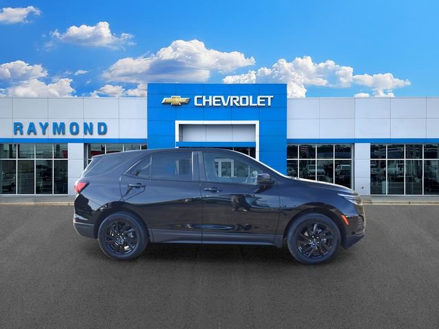 Used 2024 Chevrolet Equinox LS w/ LS Convenience Package AWD/4WD image 2