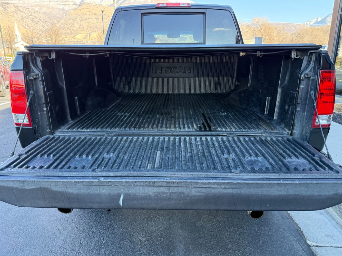 Used 2015 Nissan Titan SV w/ SV Value Truck Package image 24