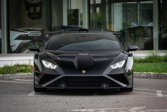 Used 2022 Lamborghini Huracan STO image 5