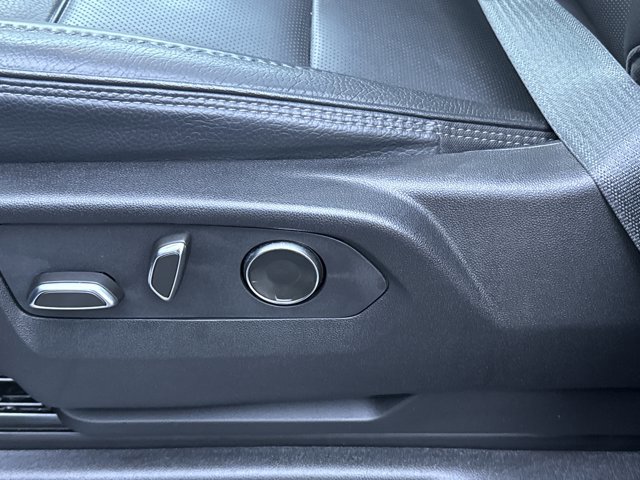 Used 2023 GMC Yukon Denali w/ LPO, Floor Liner Package image 22