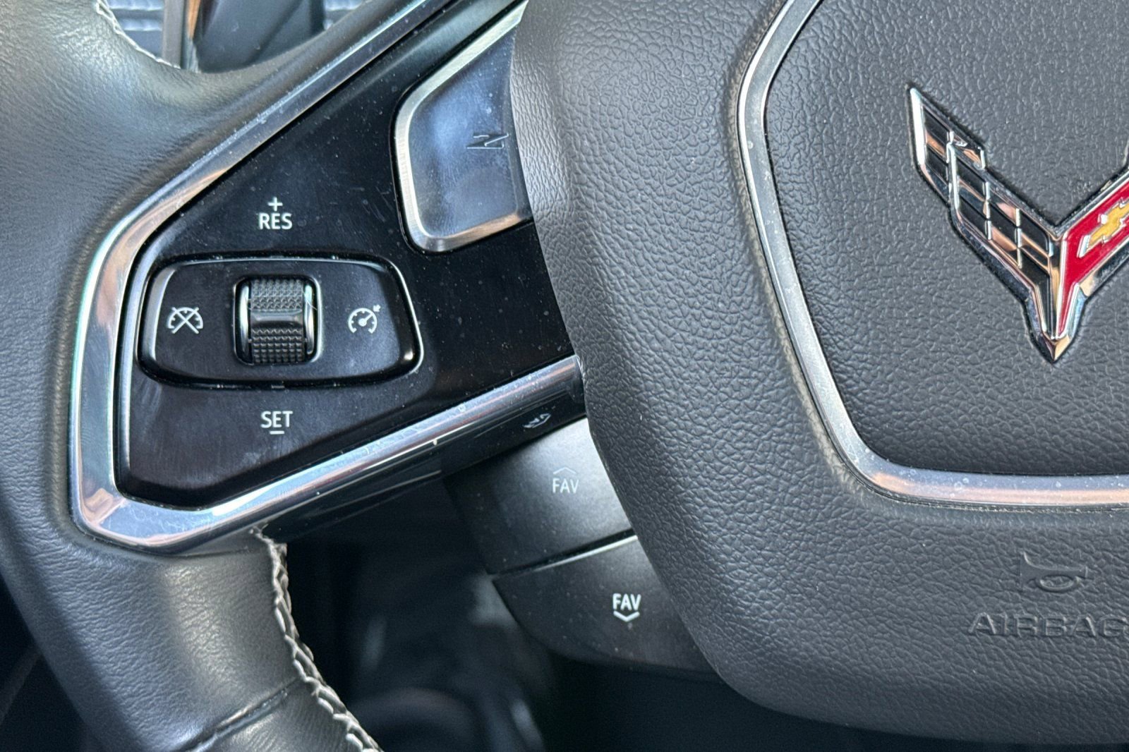 Used 2023 Chevrolet Corvette Stingray Coupe w/ Engine Appearance Package image 24