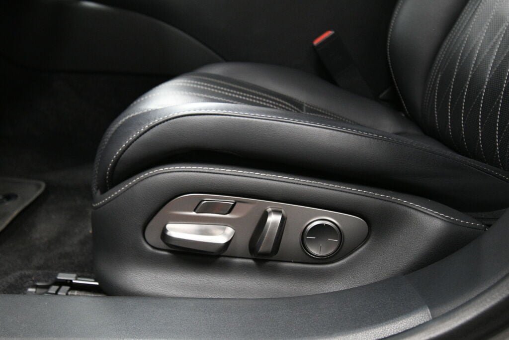 Used 2023 Lexus LS 500 AWD image 11