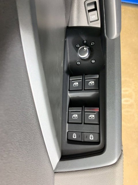 Used 2020 Audi Q3 2.0T Prestige w/ Prestige Package image 17