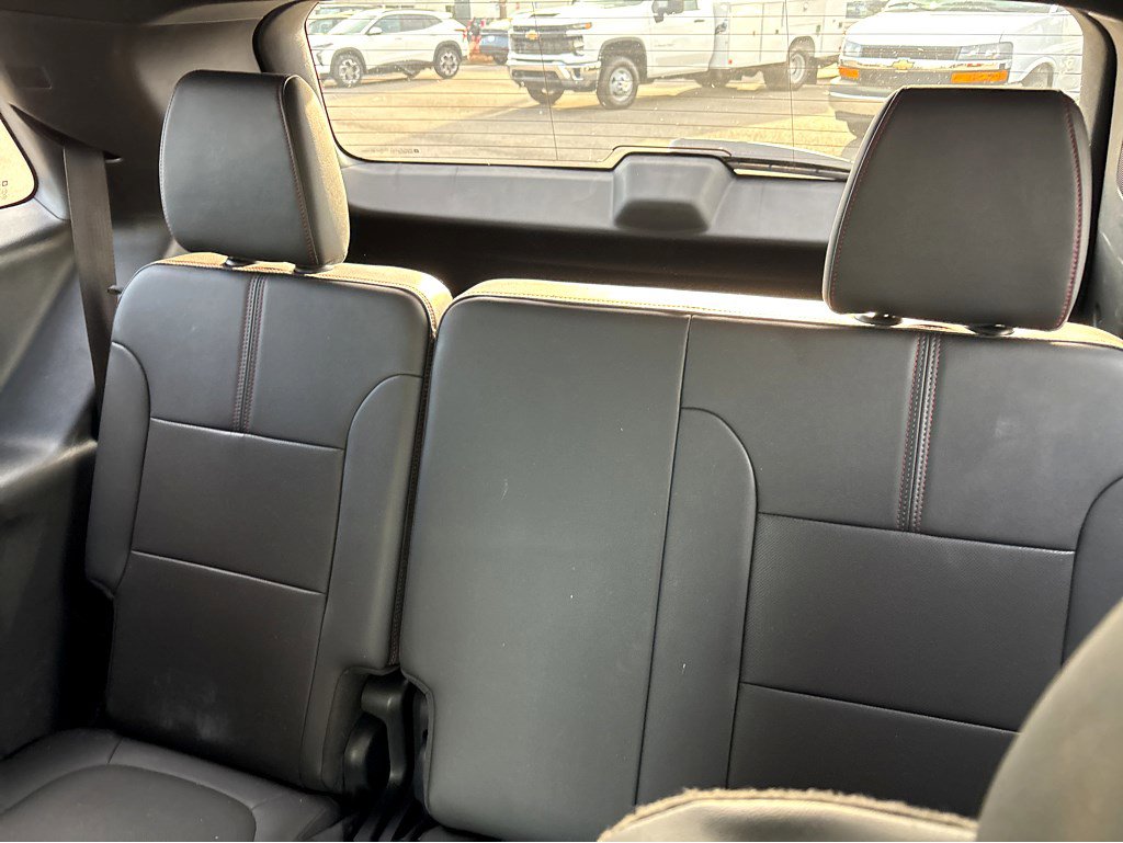 Used 2023 Chevrolet Traverse RS image 44