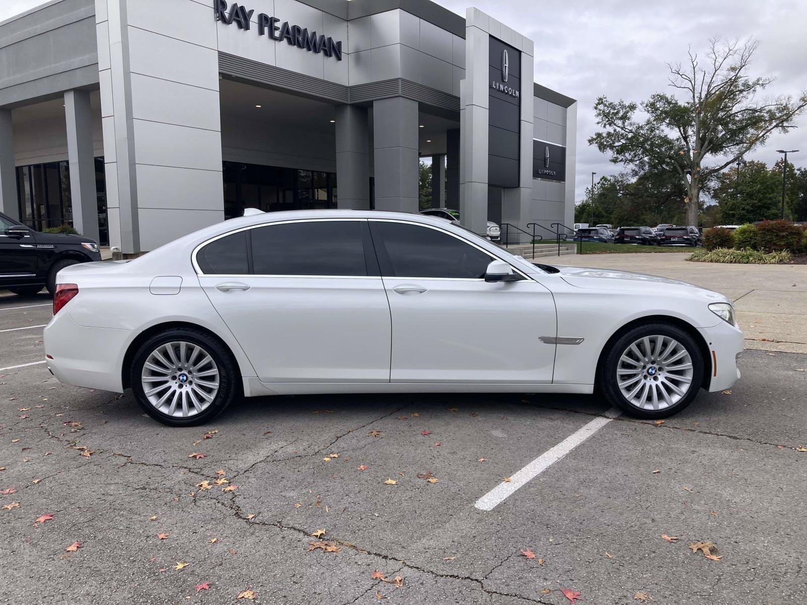 Used 2013 BMW 750Li RWD image 2