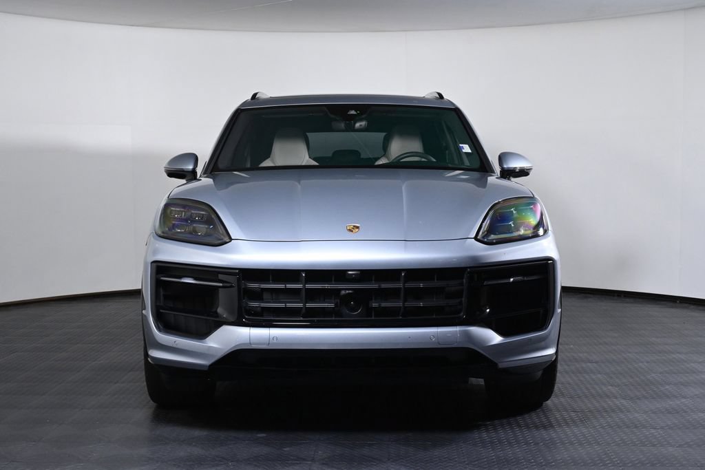 Certified 2025 Porsche Cayenne GTS AWD/4WD image 10