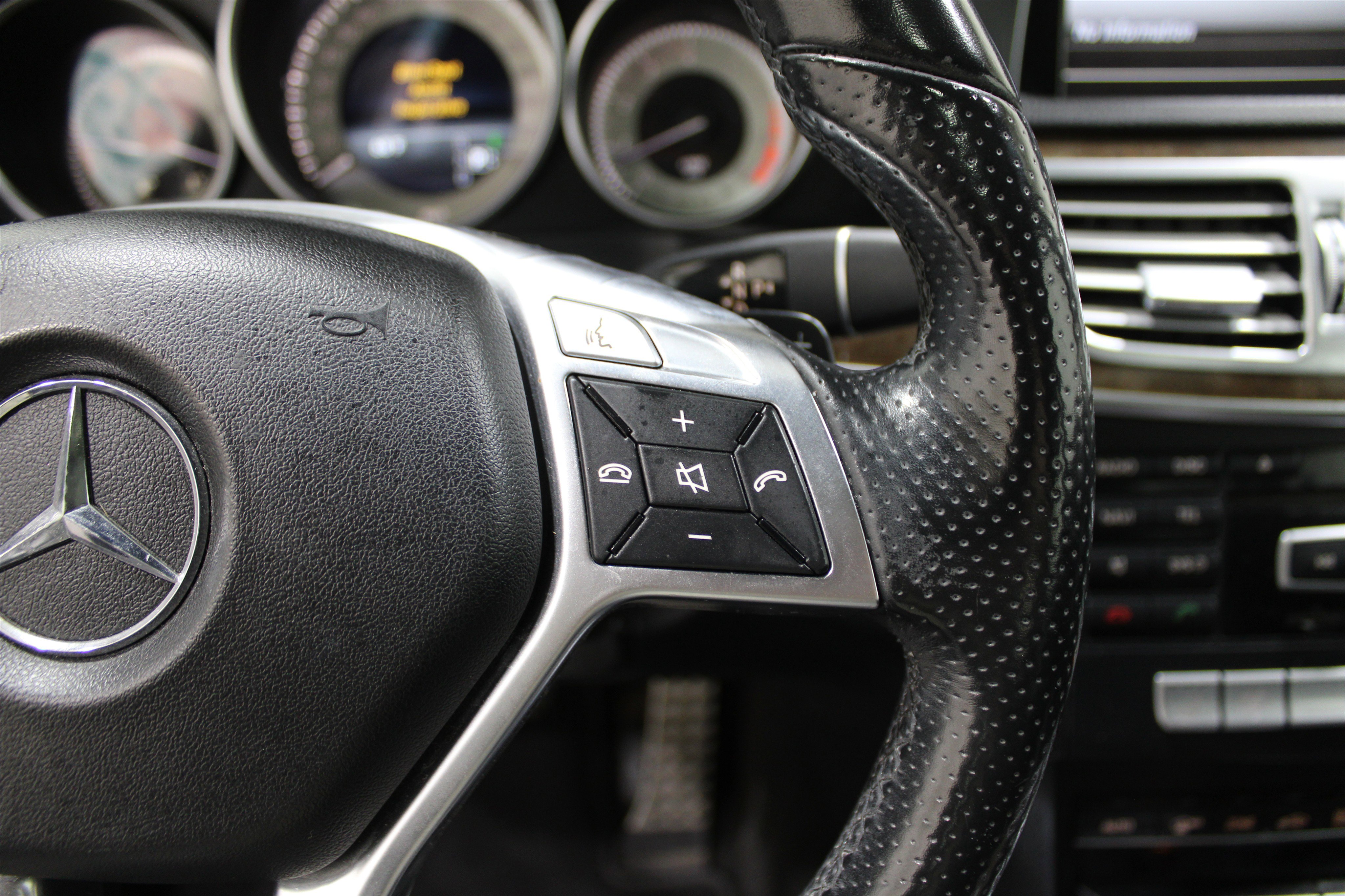 Used 2015 Mercedes-Benz E 350 4MATIC Sedan image 11