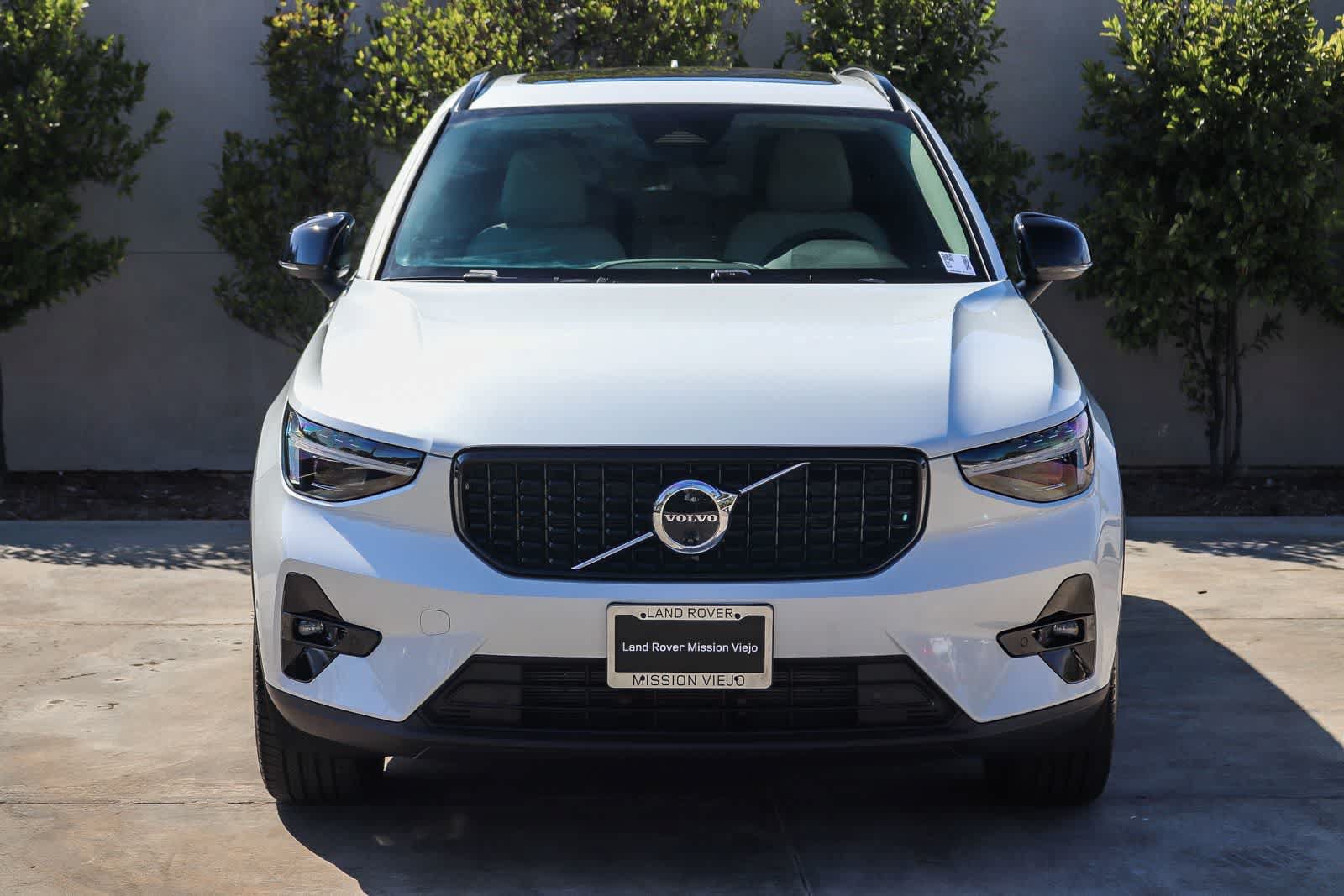 Used 2026 Volvo XC40 B5 Plus w/ Protection Package Premier AWD/4WD video 2