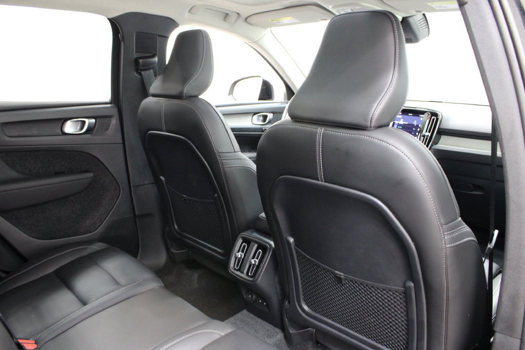 Used 2026 Volvo XC40 B5 Plus AWD/4WD image 22
