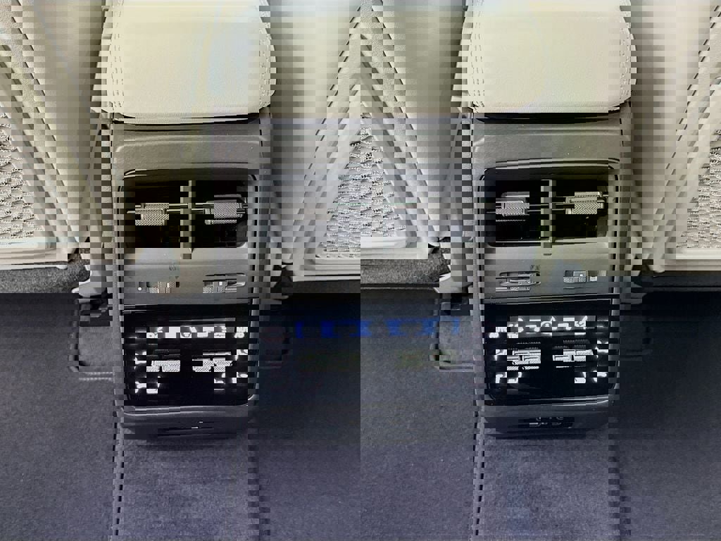 New 2026 Porsche Macan Electric image 30