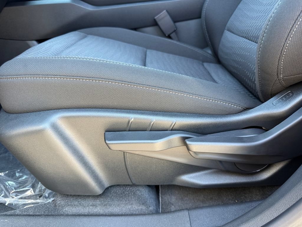 New 2027 Chevrolet Equinox LT w/ Safety and Technology Package AWD/4WD image 10
