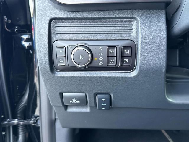 New 2026 Ford F250 Lariat w/ Black Appearance Package image 24